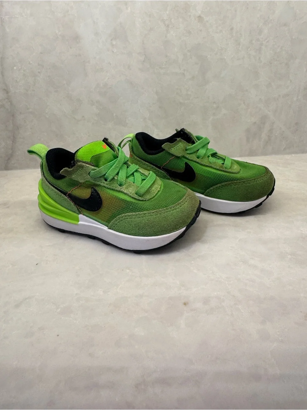 Nike Waffle One Electric Green Sneakers